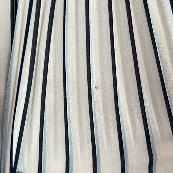 J Crew pleated skirt - Picture 3 of 4